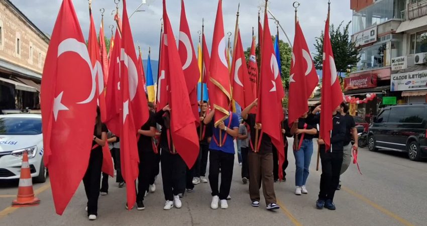 Tokat'ta 19 Eylül Gaziler Günü dolayısıyla yürüyüş düzenlendi.