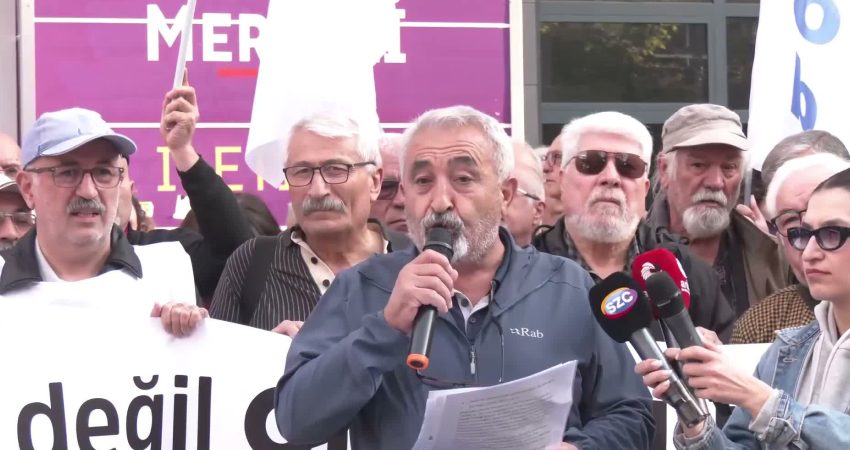 Tüm Emekliler Sendikası, Ankara’da emeklilerin Anayasa Mahkemesi önünde düzenlediği eylem