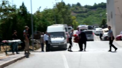Tunceli’nin Nazımiye ilçesinde, evinde silahla vurulmuş halde bulunan görevli polis memuru,