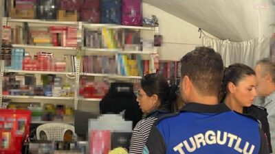 Turgutlu Belediyesi, ilçe genelinde faaliyet gösteren kırtasiyelerde ruhsat ve ürün