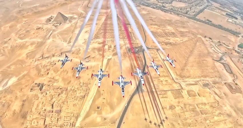 Türk Hava Kuvvetleri'nin akrobasi timi Türk Yıldızları, Mısır'daki El Alamein