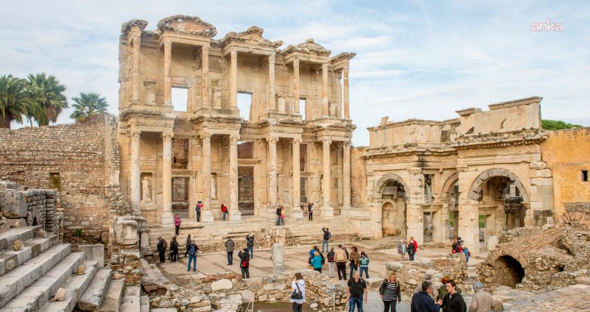 Türkiye’de müze sayısı 664’e, ziyaretçi sayısı 65,9 milyona yükseldi Türkiye'de müze sayısı 664'e, müze ve ören yeri ziyaretçi sayısı