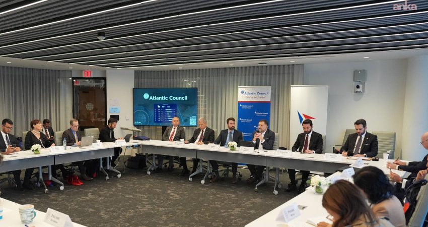 TUSAŞ Genel Müdürü Demiroğlu, Washington’da ABD-Türkiye Savunma İş Birliği toplantısına katıldı TUSAŞ Genel Müdürü Mehmet Demiroğlu, ABD’nin başkenti Washington D.C.’de Atlantic