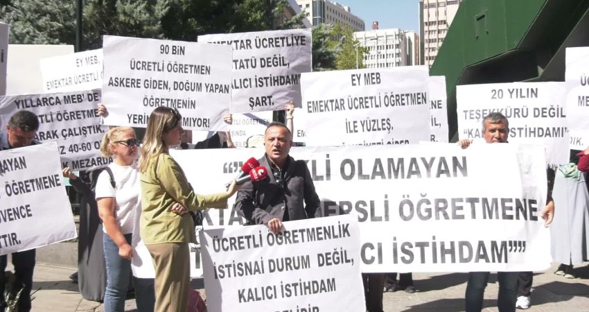 Ücretli Öğretmenler Dayanışma Derneği üyesi öğretmenler, MEB önünde toplanarak, "Emek