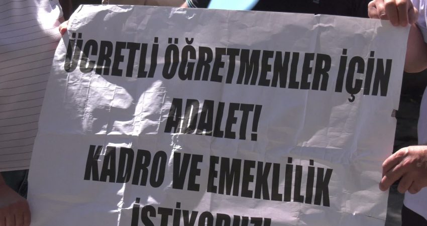 Ücretli Öğretmenler Dayanışma Derneği: “Ücretli öğretmenleri yok sayarak eğitimi düzeltemezsiniz” Ücretli Öğretmenler Dayanışma Derneği, MEB önünden Milli Eğitim Bakanı Yusuf