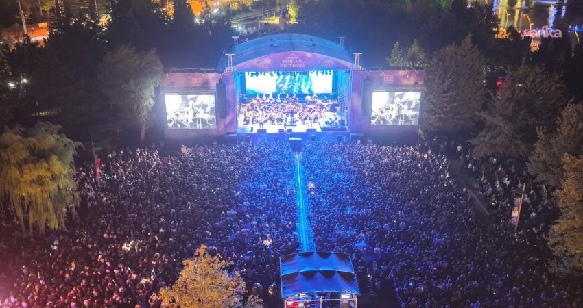 Uluslararası Eskişehir Porsuk Festivali, Kentpark Festival Alanında gerçekleşen "Mor ve