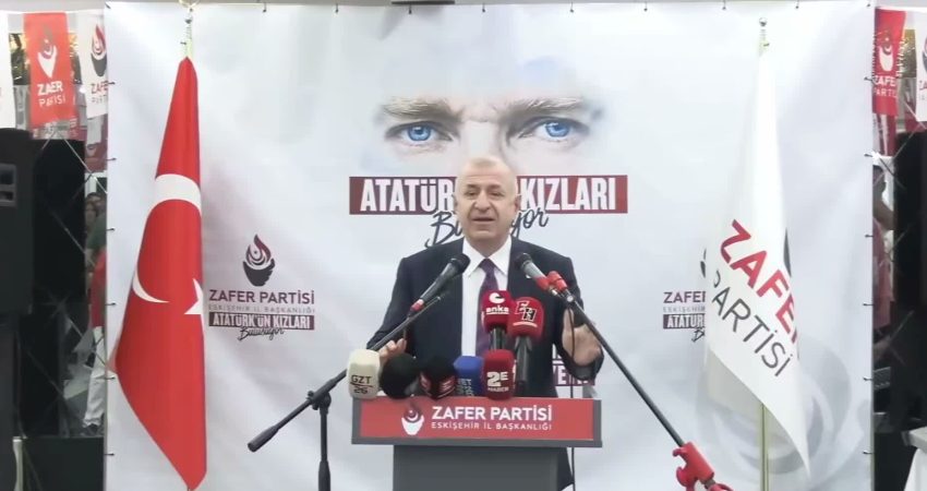 Zafer Partisi Genel Başkanı Ümit Özdağ, partisinin Eskişehir İl Başkanlığı