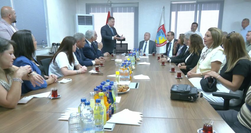Zafer Partisi Genel Başkanı Ümit Özdağ, İzmir Şoförler ve Otomobilciler