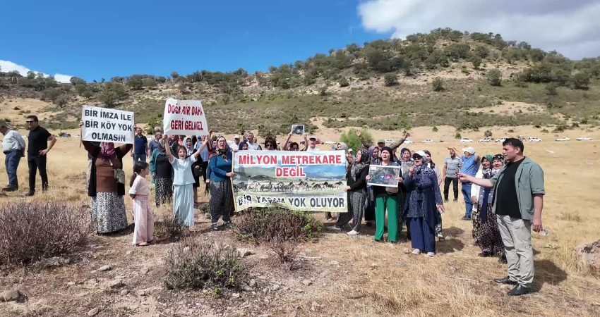 Uşak'ta Murat Dağı çevresindeki 6 köyün sakinleri, bölgede ruhsatlandırılan maden