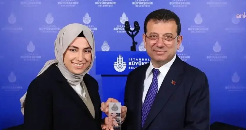 Üsküdar Belediye Başkan Yardımcısı Amine Cansu Çelik, CHP’den istifa ettiğini açıkladı.