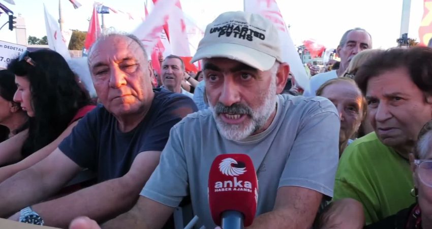YENİ Parti’nin Üsküdar'da düzenlediği “Karar Milletindir, Üsküdar Milletindir” buluşmasına katılan