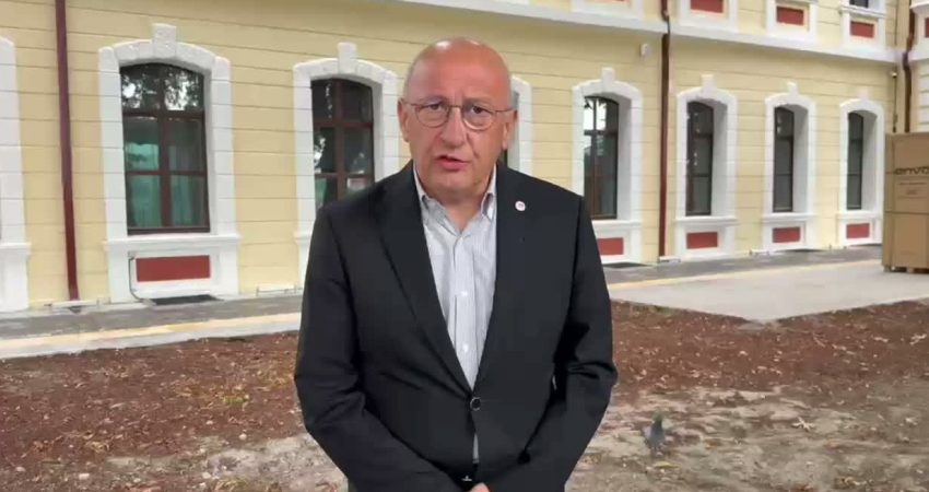 YENİ Parti Genel Başkan Yardımcısı Utku Çakırözer, gazetecilerden sivil toplum