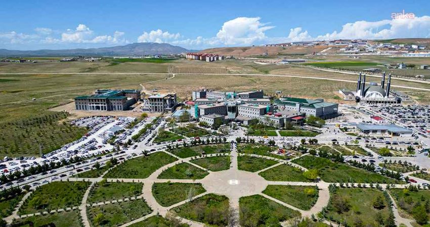 Van YYÜ yurtları Türkiye Diyanet Vakfı’nın işletmesine bırakıldı: Sayıştay hukuki dayanak bulamadı Sayıştay'ın, Van Yüzüncü Yıl Üniversitesi 2025 yılı Denetim Raporu'nda, üniversite