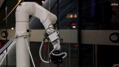 Microsoft CEO’su Satya Nadella, yapay zekanın insanlara hizmet etmesi ve