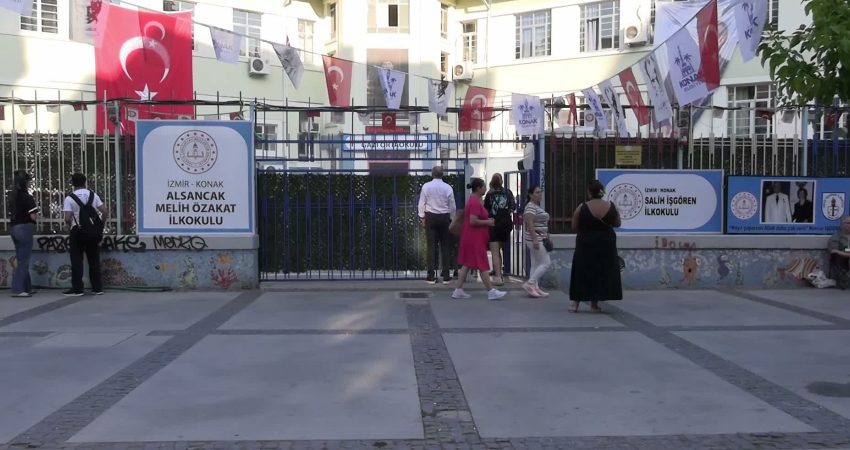Milyonlarca öğrenci ve öğretmen için yeni eğitim öğretim yılı başladı.