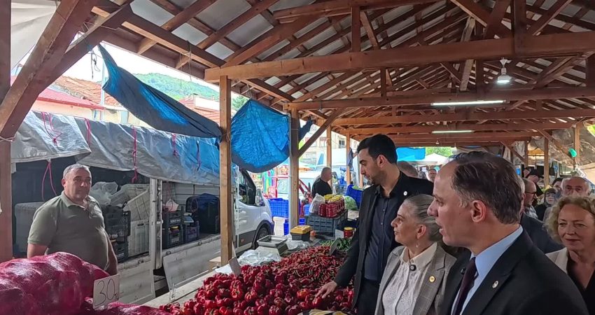 YENİ Parti 81 ilde sahada: “Vatandaşın gündemi ekonomik kriz” YENİ Parti milletvekillerinin Eylül ayı boyunca 81 ilde sürdürdüğü saha
