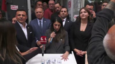 YENİ Parti İstanbul Milletvekili Gökan Zeybek, partisinin Eyüpsultan İlçe Başkanlığı