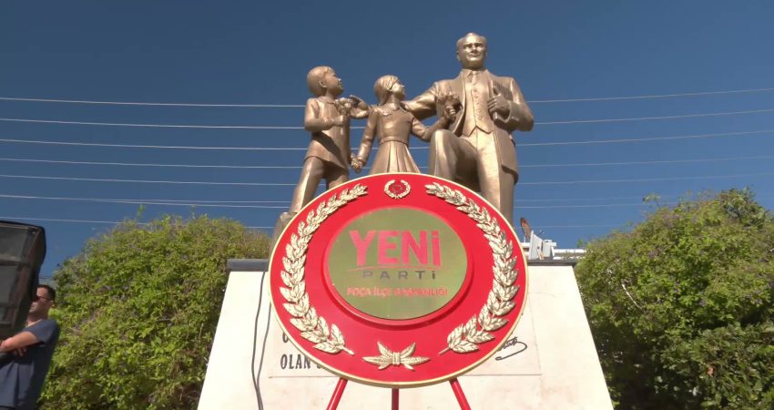 YENİ Parti Foça İlçe Başkanlığı açılışında AK Parti’ye geçen Foça Belediye Başkanına tepki İzmir'in Foça ilçesinde YENİ Parti İlçe Başkanlığı, düzenlenen törenle açıldı.