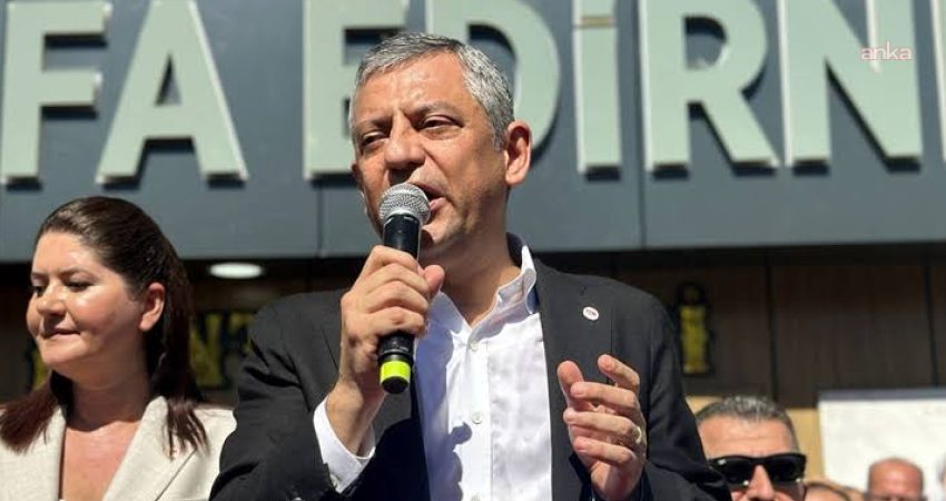YENİ Parti Genel Başkanı Özgür Özel’den Filenin Sultanları’na tebrik telefonu YENİ Parti Genel Başkanı Özgür Özel, 2026 CEV Kadınlar Avrupa