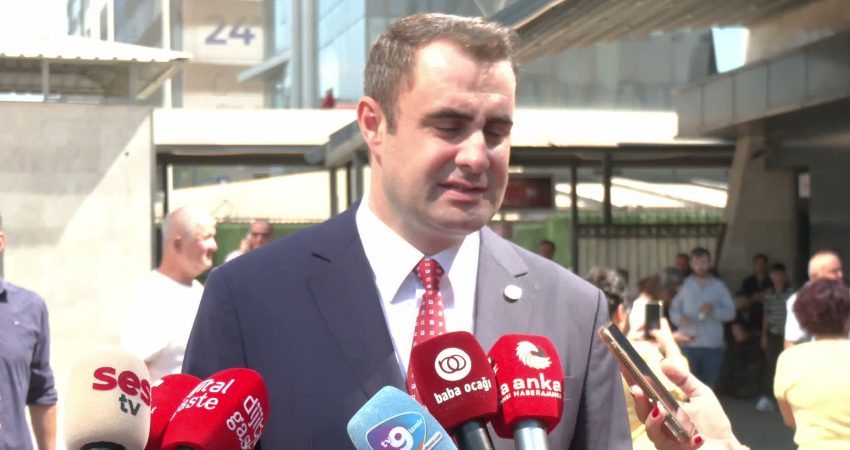 YENİ Parti İzmir İl Başkanı Çağatay Güç, muhalefet belediyelerine çok