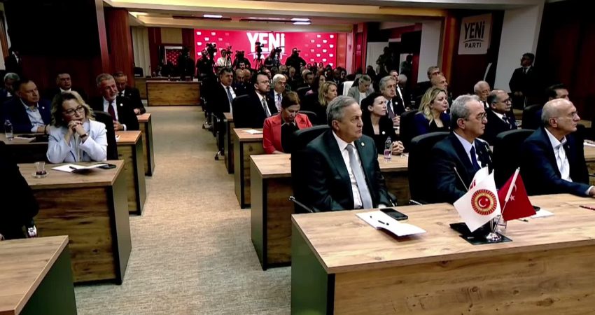 YENİ Parti Genel Başkanı Özgür Özel, partisinin milletvekili çalışma toplantısında,