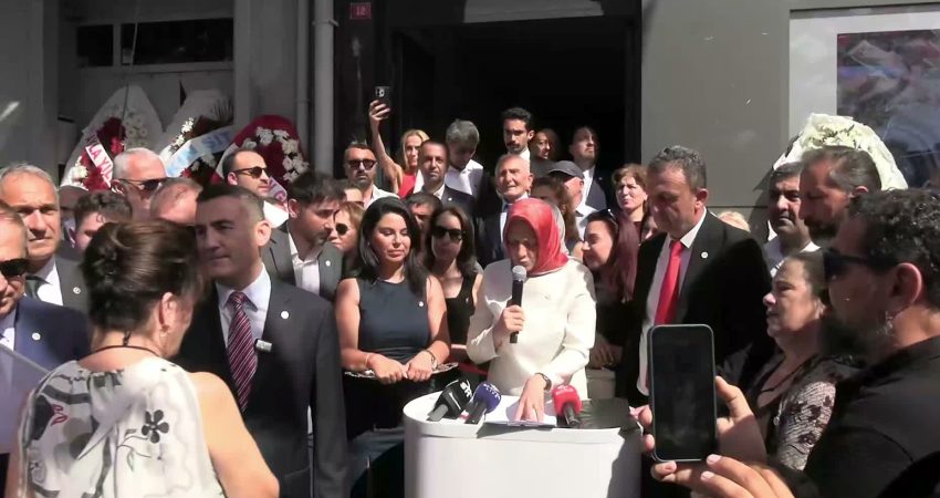 YENİ Parti Sarıyer İlçe Başkanlığı açılışında konuşan İstanbul İl Başkanı
