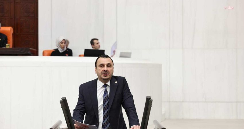 YENİ Partili Başevirgen: “TARİŞ’in açıkladığı 80 lira üzüm fiyatı ile çiftçi litresi 82,50 lira olan mazottan 1 litre bile alamıyor” YENİ Parti Manisa Milletvekili Bekir Başevirgen, "Bugün TARİŞ’in açıkladığı 80