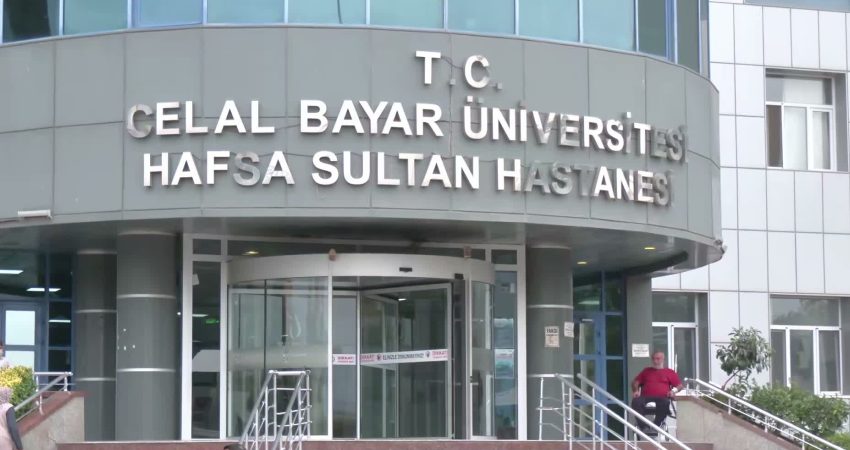 YENİ Partili Özçağdaş’tan Turgutlu’daki okul saldırısında yaralanan öğrencilerin ailelerine ziyaret YENİ Parti İstanbul Milletvekili Suat Özçağdaş, Turgutlu’daki okul saldırısında yaralanan