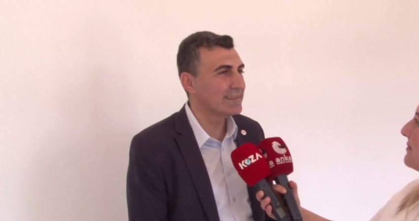 YENİ Partili Tanburoğlu: “Herkesi üye olmaya davet ediyorum” YENİ Parti Adana İl Başkanı Anıl Tanburoğlu, Adana'da 26 Ağustos