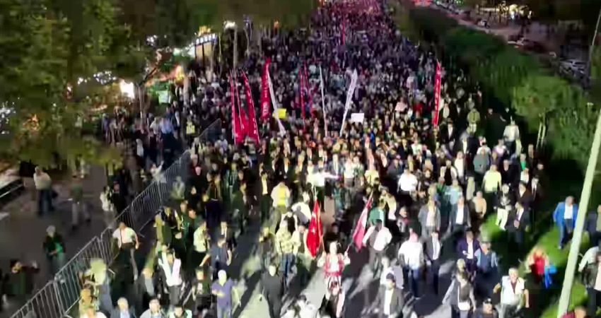 YENİ Parti Genel Başkanı Özgür Özel, YENİ Parti'nin yeni düzeninde bütün