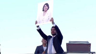 YENİ Parti’nin Üsküdar'da düzenlediği “Karar Milletindir, Üsküdar Milletindir” buluşmasında, tutuklu