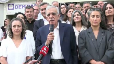 Yerlerine kayyum atanan DEM Partili belediye başkanları Mardin’de bir araya