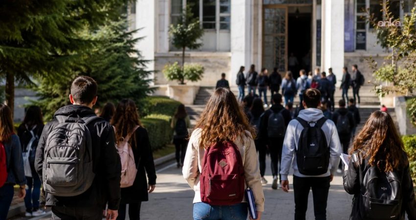 Yükseköğretim Kurulu, İran’da son dönemde yaşanan internet ve iletişim altyapısındaki
