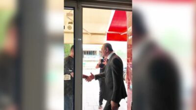 Yüreğir Belediye Başkan Vekili Özünal’dan esnaf ziyareti Yüreğir Belediye Başkan Vekili Tarık Özünal, Yavuzlar Mahallesi Kışla Caddesi’nde