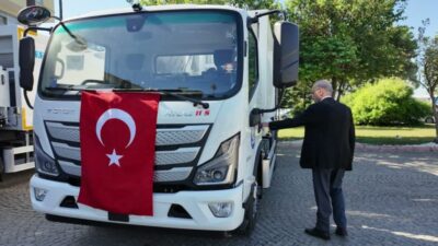 Yüreğir Belediyesi, temizlik ve saha hizmetlerinde kullanılmak üzere üç sıkıştırmalı