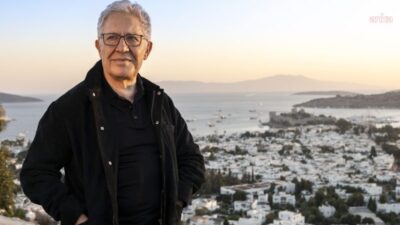 Sanatçı Zülfü Livaneli, "Yiğidim Aslanım" adlı eserinin YENİ Parti mitinglerinde