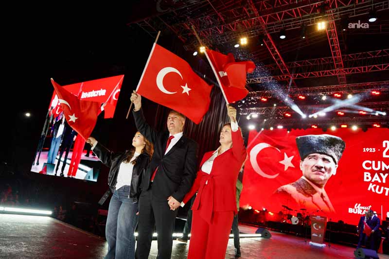 İBB Başkanvekili Nuri Aslan, Yenikapı’da düzenlenen 29 Ekim Cumhuriyet Bayramı