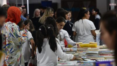 Balıkesir Büyükşehir Belediyesi'nin bu yıl ikincisini düzenlediği "Balıkesir Kitap Fuarı",