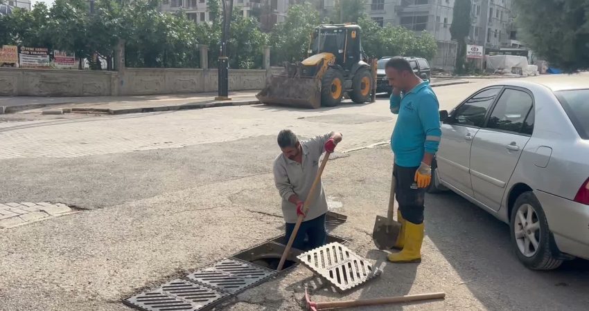 Adıyaman’da gece boyunca etkili olan sağanağın ardından Adıyaman Belediyesi, 110