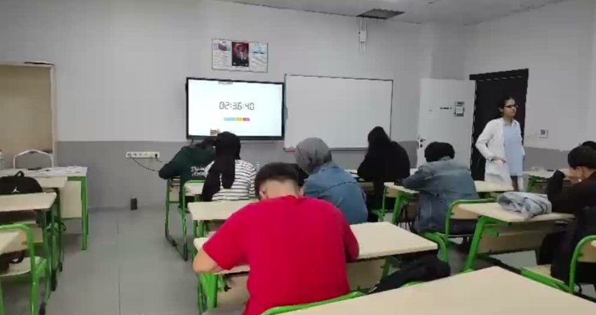 Adıyaman Belediyesi Kültür ve Eğitim Merkezi (AKEM), üniversiteye hazırlanan bin