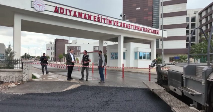 Adıyaman Belediyesi, kentte sağlık hizmetlerinin yoğunlaştığı hastaneler bölgesinde asfalt çalışmalarını