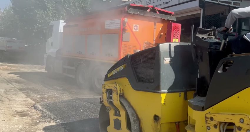 Adıyaman Belediyesi, Hastane Caddesi’nde asfalt yenileme çalışmaları için hazırlıklarını sürdürürken,