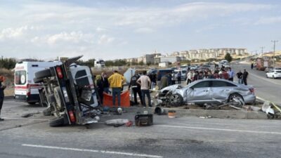 Kahramanmaraş'ın Afşin ilçesinde iki aracın çarpıştığı kazada bir kişi yaşamını