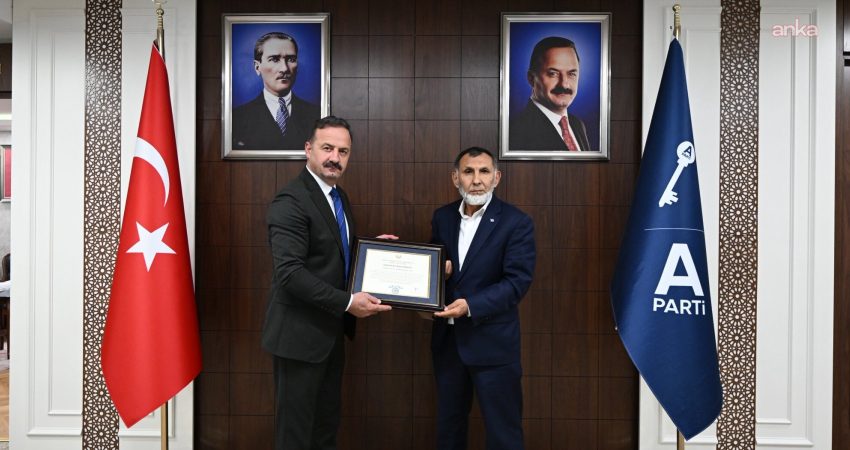 Anahtar Parti Genel Başkanı Yavuz Ağıralioğlu, Doğu Türkistan Millî Vakfı