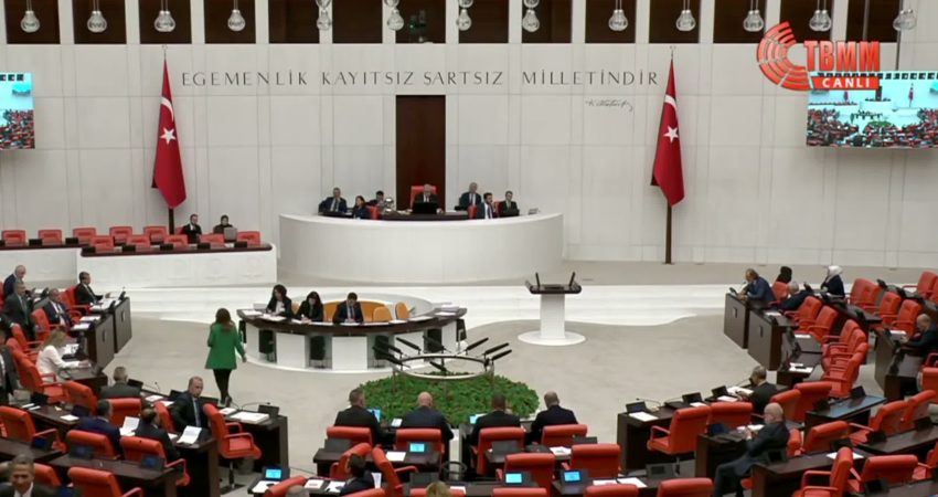 İzmir Büyükşehir Belediye Başkanı Cemil Tugay’ın AK Parti’ye geçmesinin ardından