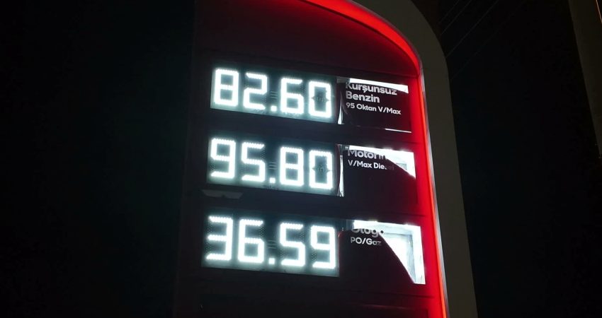 Motorinin litre fiyatına yapılan 3,60 liralık zam Isparta’da pompaya yansıdı.