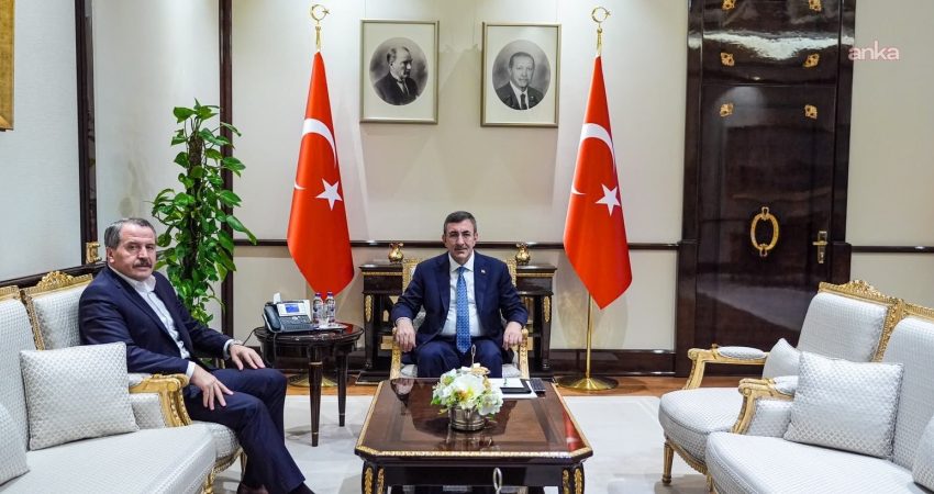 Ali Yalçın, Cevdet Yılmaz ile 4688 sayılı Kanun’un revizesini görüştü: Toplu sözleşme düzeni bir bütün olarak değişmeli Memur-Sen ve Eğitim-Bir-Sen Genel Başkanı Ali Yalçın, Cumhurbaşkanı Yardımcısı Cevdet