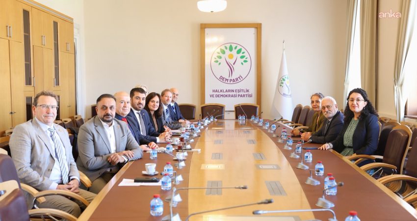 Almanya-Türkiye Parlamentolar Arası Dostluk Grubu’ndan DEM Parti’ye ziyaret Almanya-Türkiye Parlamentolar Arası Dostluk Grubu üyeleri, DEM Parti Meclis Grubu’nu