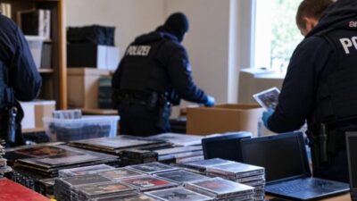 Almanya’da aşırı sağcı ve Nazi ideolojisini yaydığı öne sürülen müziklere