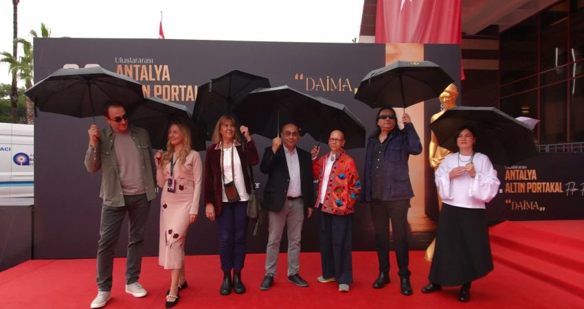 Altın Portakal’da “sinema sektöründe iklim odaklı dönüşüm” ele alındı 63. Uluslararası Antalya Altın Portakal Film Festivali, film gösterimleri, söyleşiler